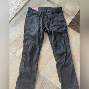 Acne max stay black 30 /30